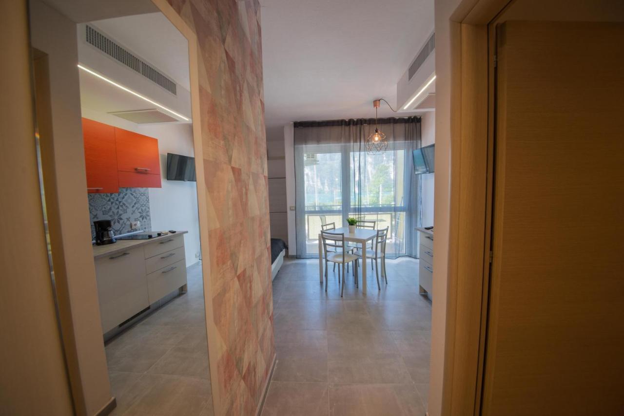 Residence Cristine Riva del Garda Exteriör bild
