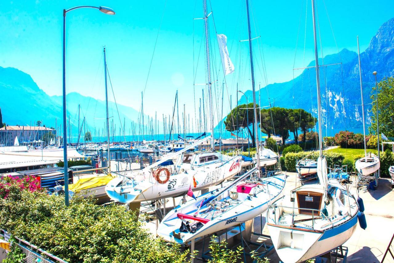 Residence Cristine Riva del Garda Exteriör bild