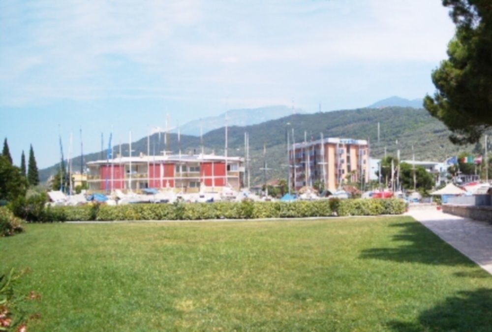 Residence Cristine Riva del Garda Exteriör bild